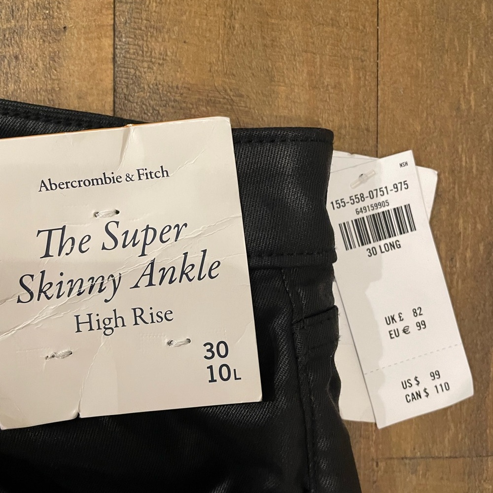 BNWT A&F Super Skinny Ankle Size 10L/30